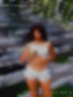 Touching single and exploring wanting a woman's body in Florence.